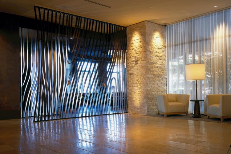 Americano entrance